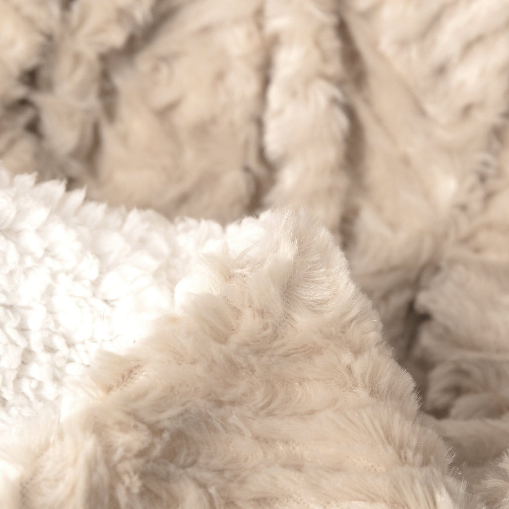 DaDalogy Bedding Champagne Ivory Faux Fur Throw Blanket